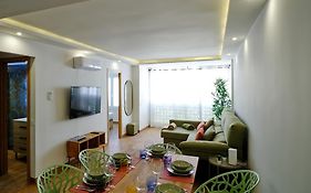 Leo Home- Bright & Centric 3 Bedrooms Apartment With Private Parking Inside